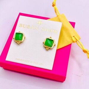 Susan Shaw Emerald Green Gold-Frame Stud Earrings